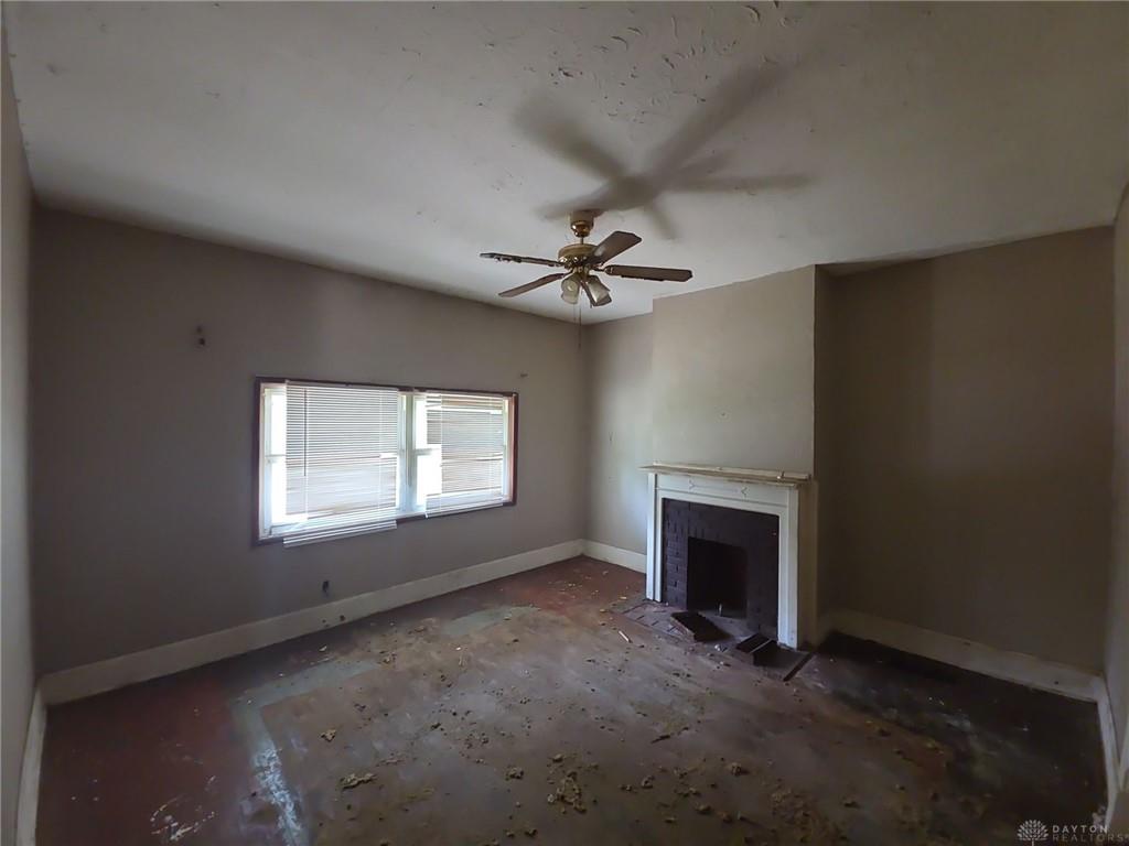 1027 W Riverview Property Photo 8
