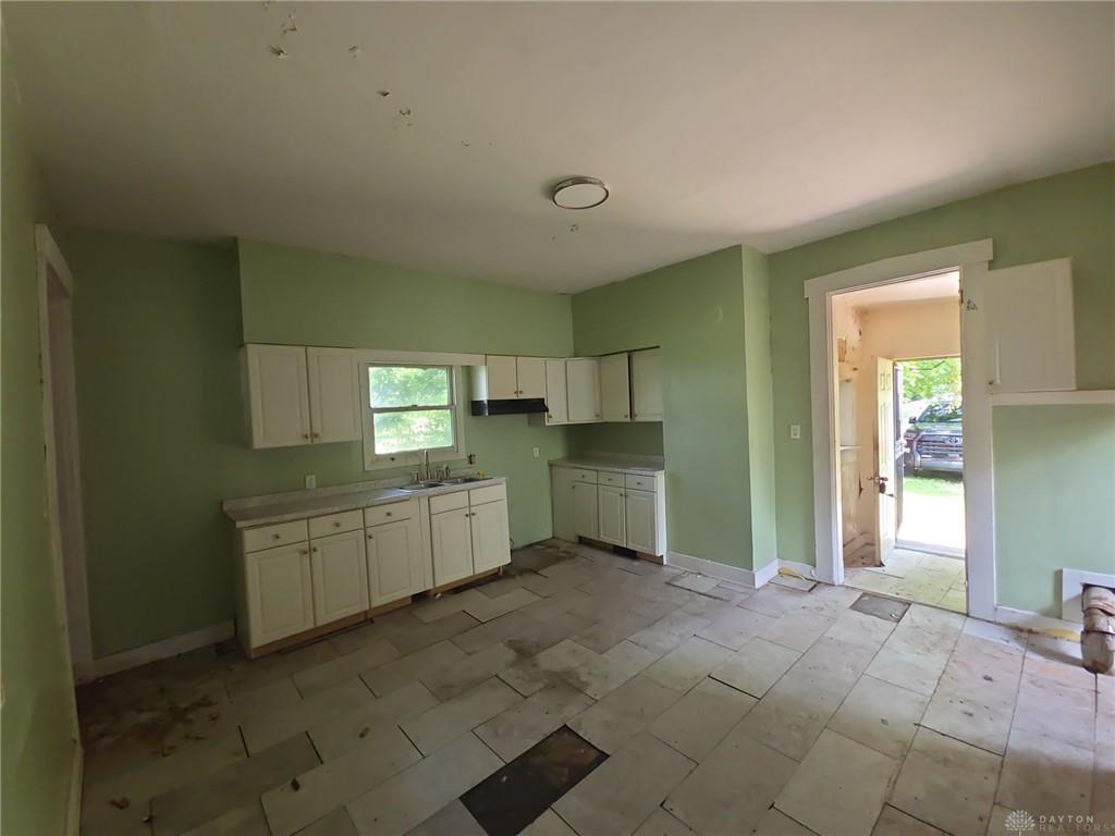 1027 W Riverview Property Photo 17