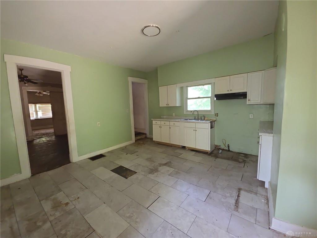 1027 W Riverview Property Photo 18