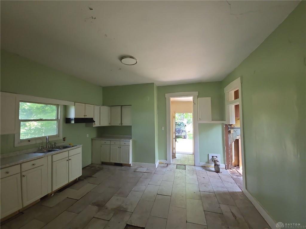 1027 W Riverview Property Photo 20