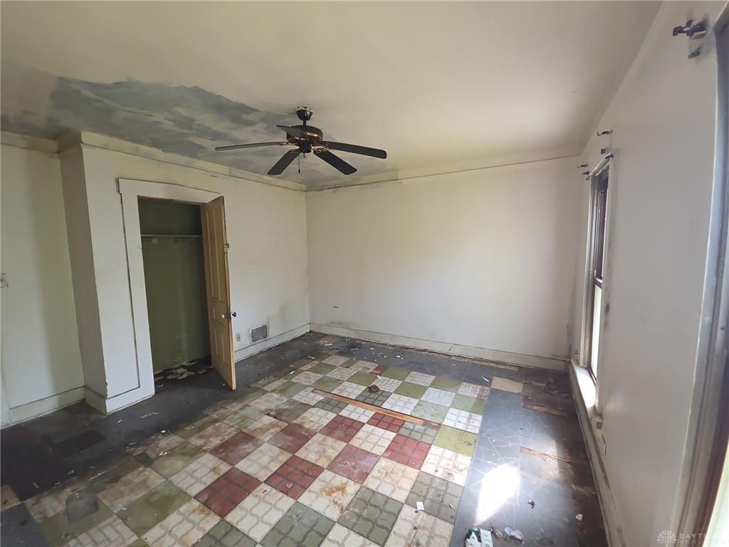 1027 W Riverview Property Photo 29