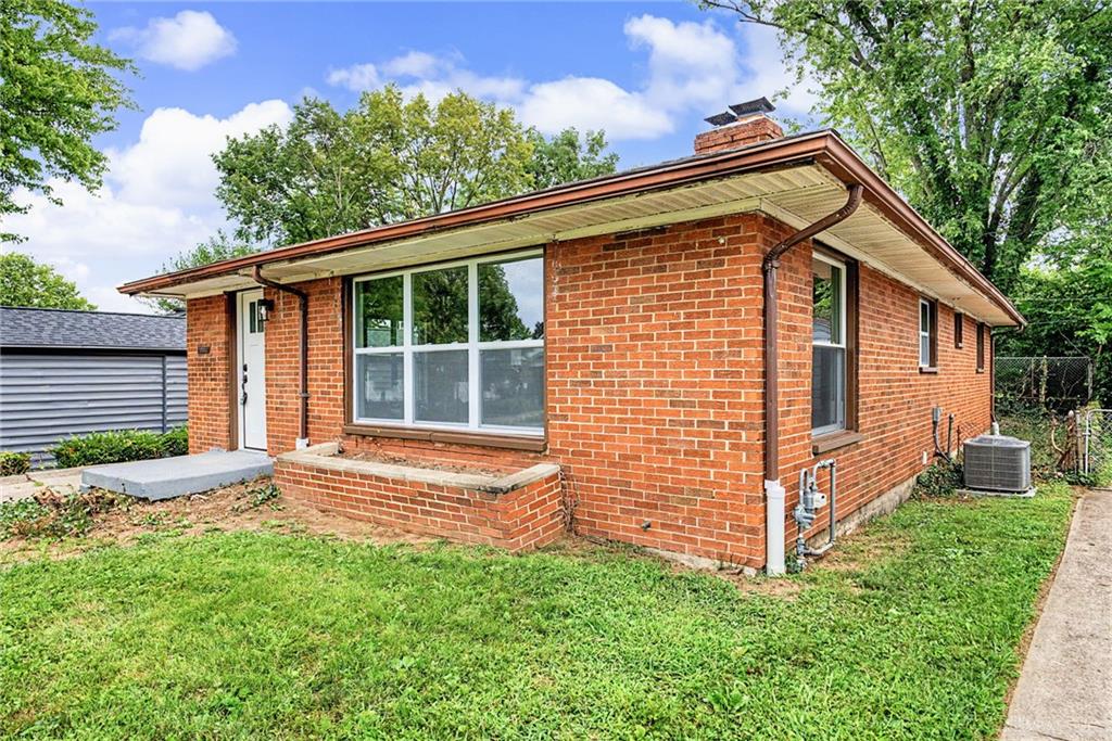 804 Oakleaf Property Photo 2