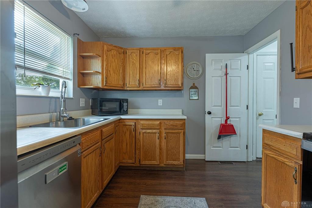 21 Clearbrook Property Photo 8