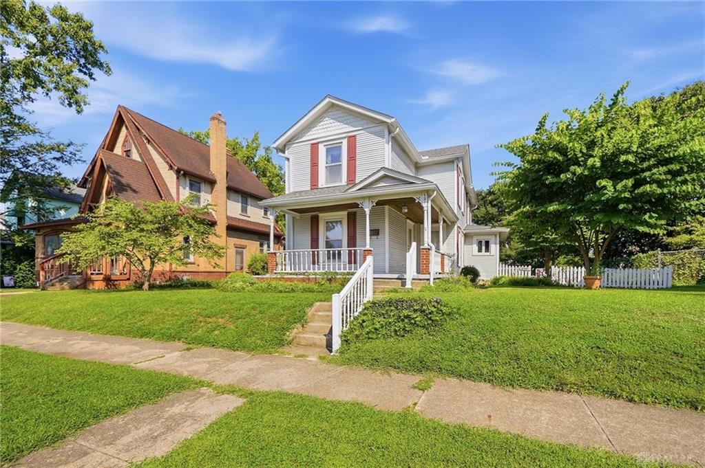 121 E Main Property Photo 2