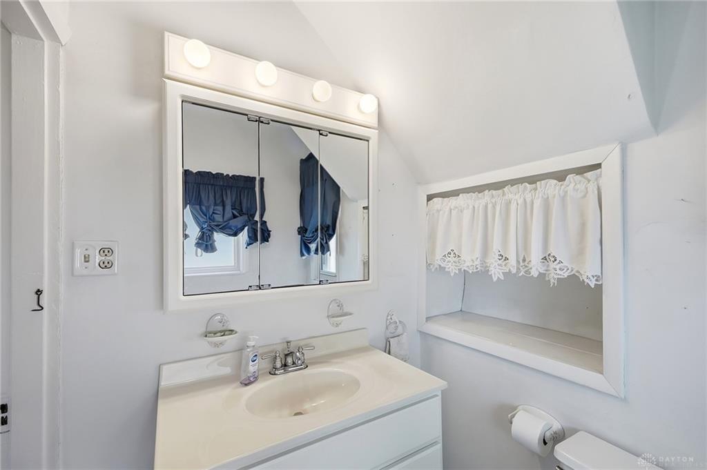 121 E Main Property Photo 12