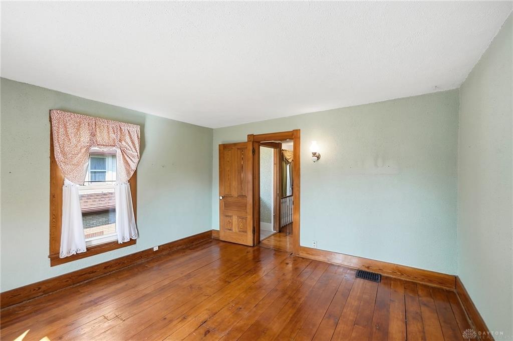 121 E Main Property Photo 18