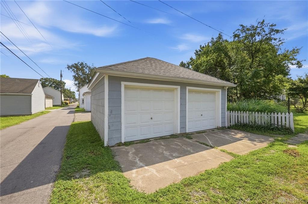 121 E Main Property Photo 29