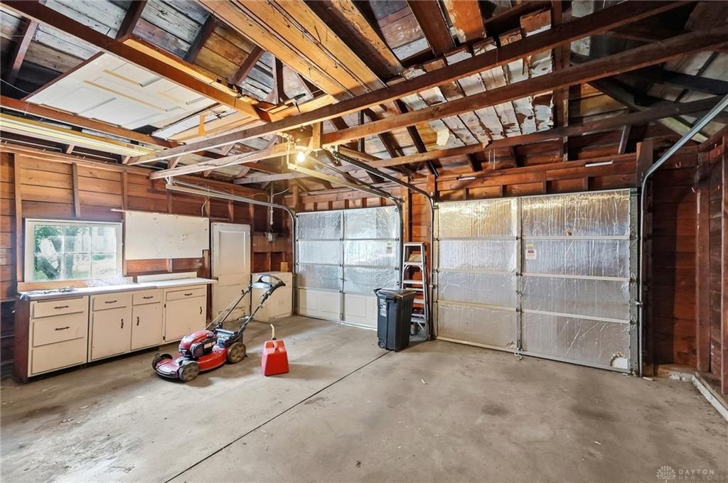 121 E Main Property Photo 31