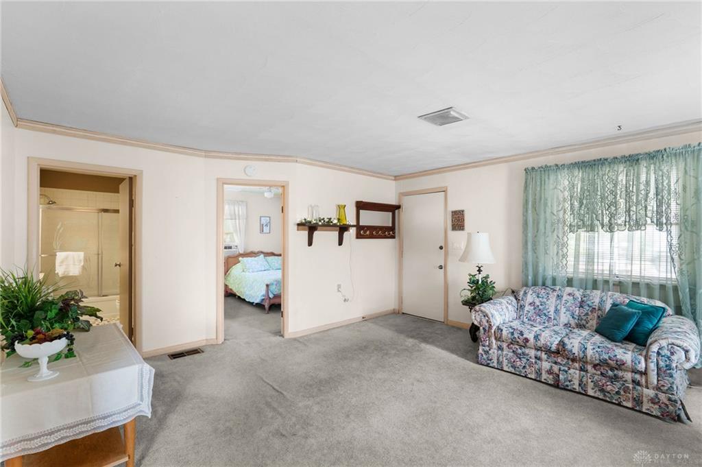 622 Dawes Property Photo 6