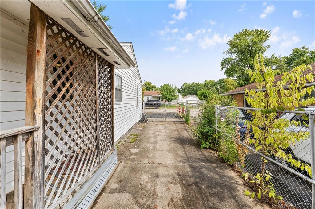 622 Dawes Property Photo 30