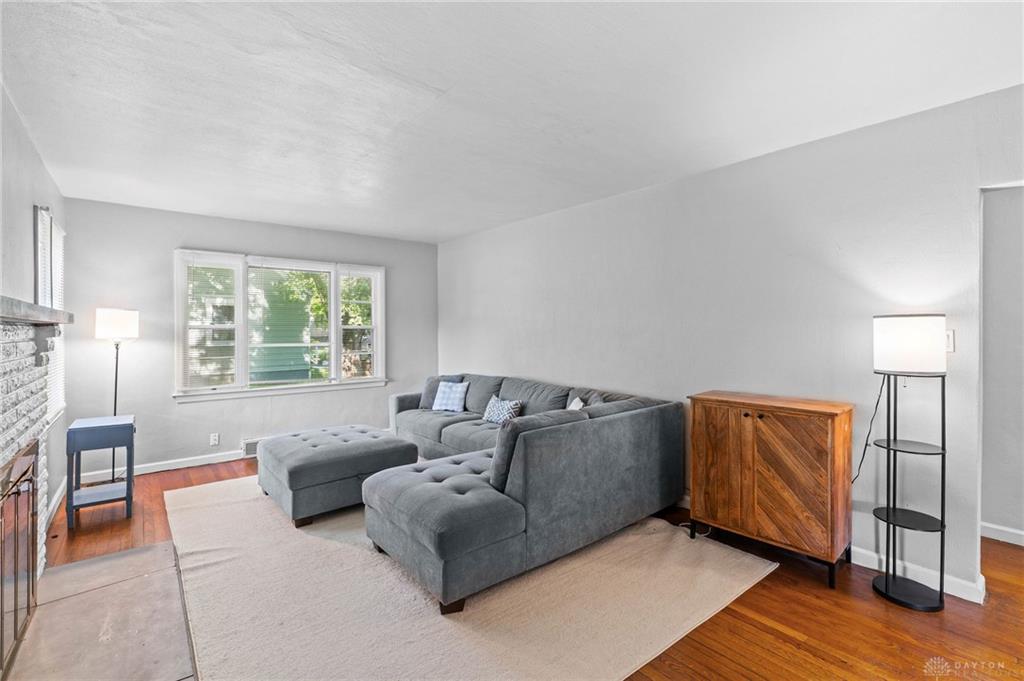813 E Dorothy Property Photo 17