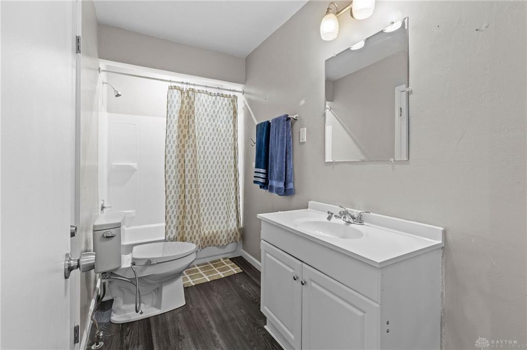 813 E Dorothy Property Photo 27