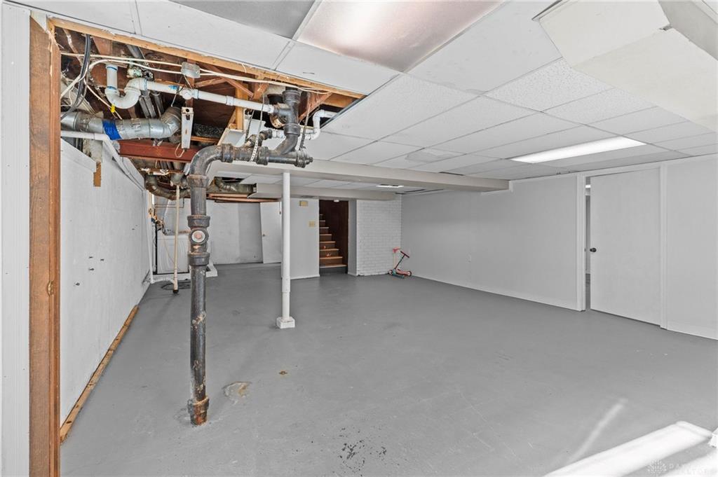 813 E Dorothy Property Photo 31