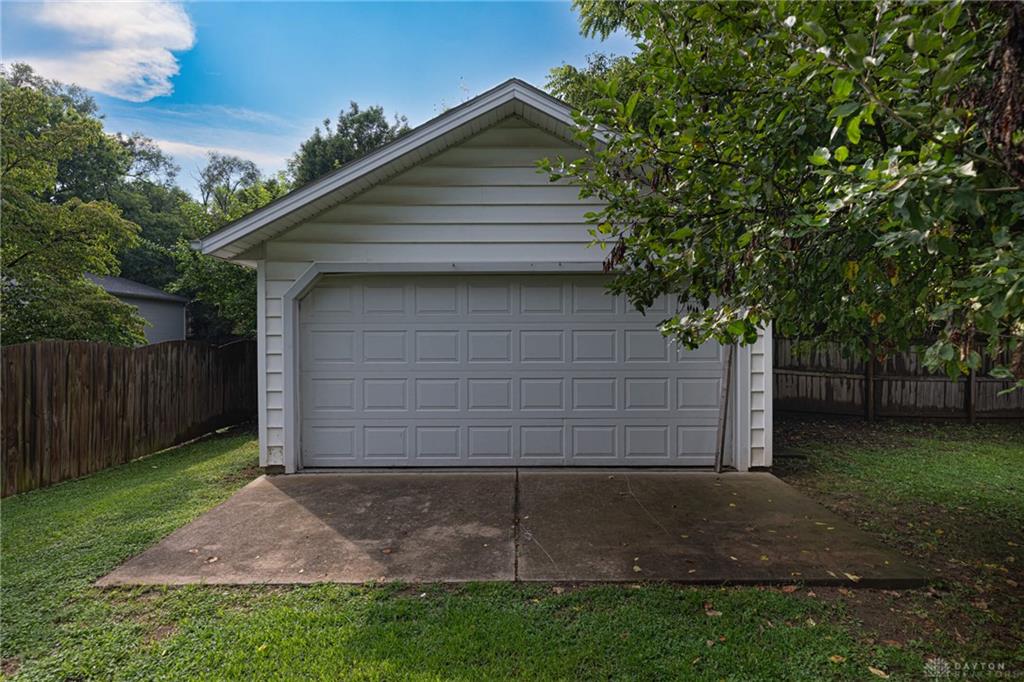 407 W Lomar Property Photo 23