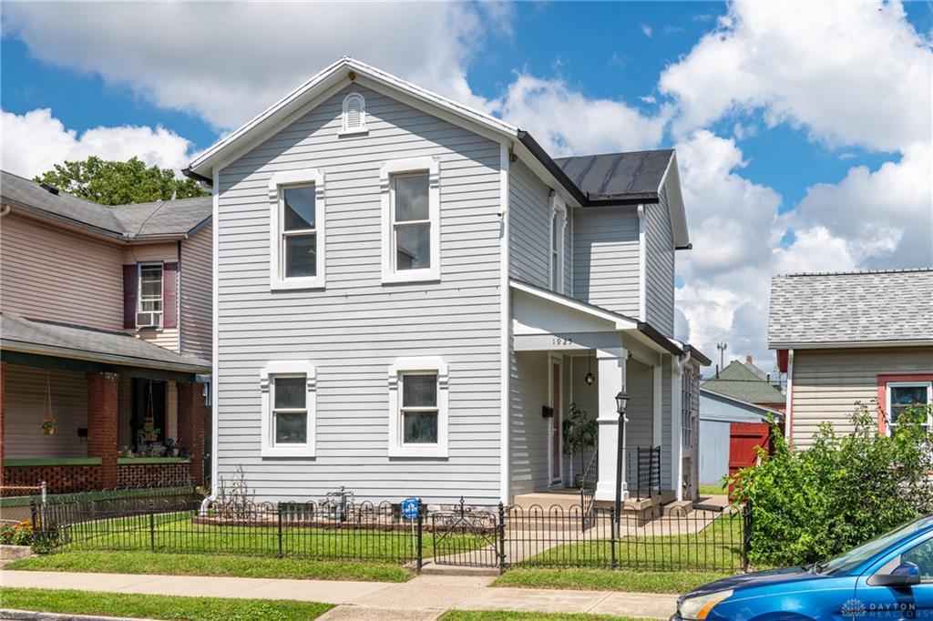 1925 E 4th Property Photo 1
