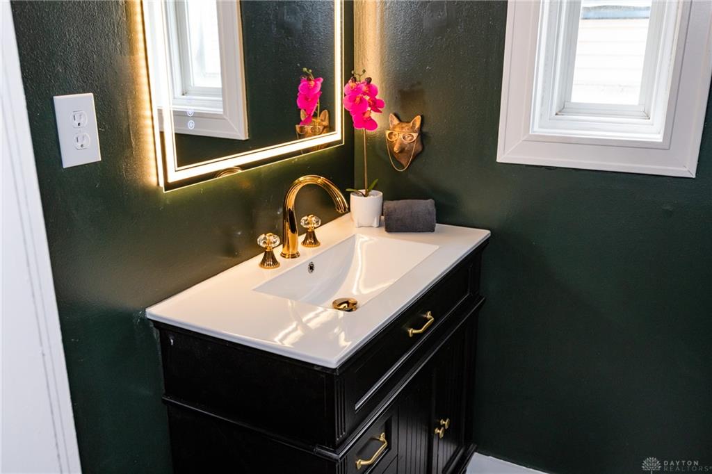 1925 E 4th Property Photo 29