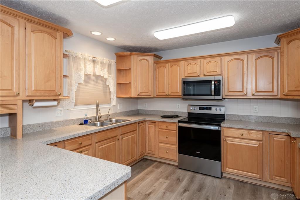 1295 Candlelite Property Photo 9