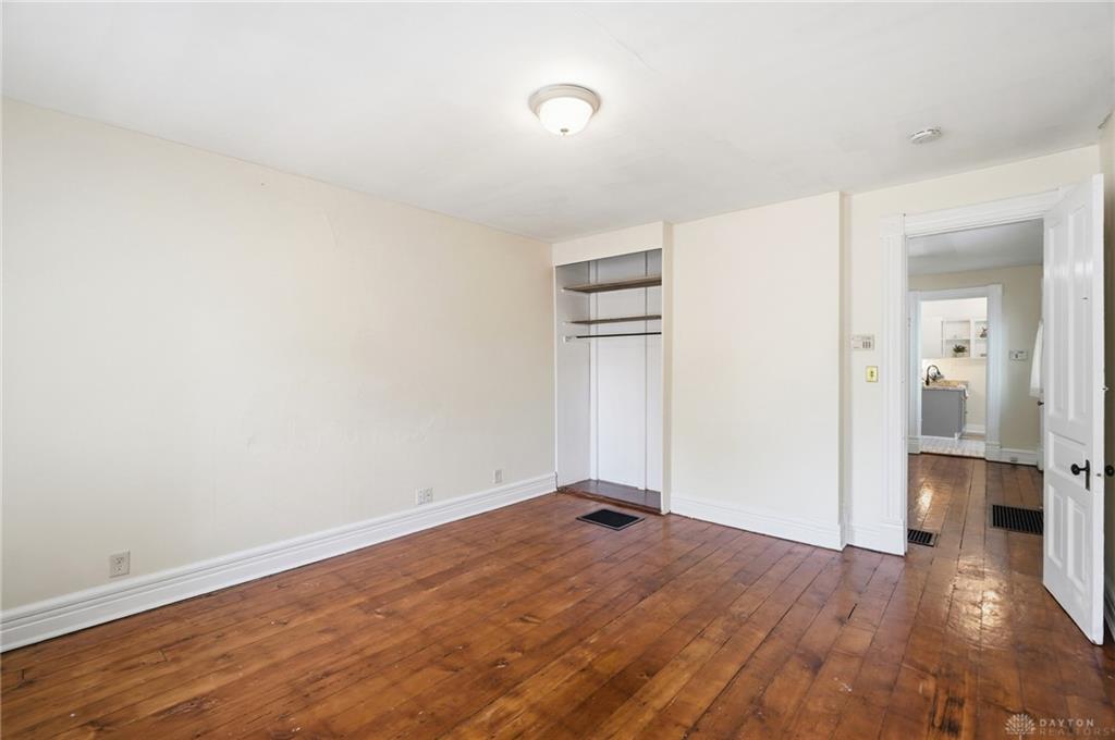 510 Oak Property Photo 32