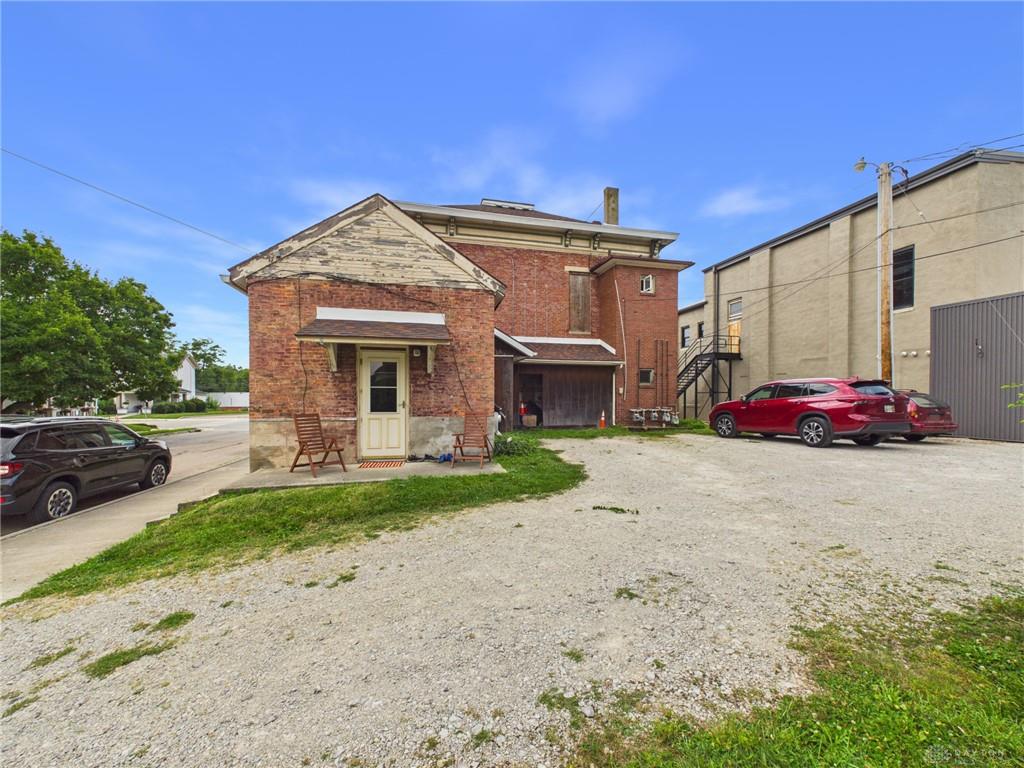 2 N High Property Photo 4