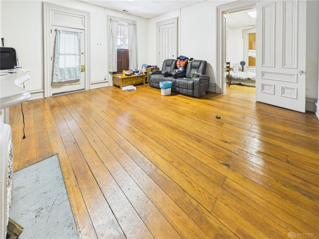 2 N High Property Photo 16
