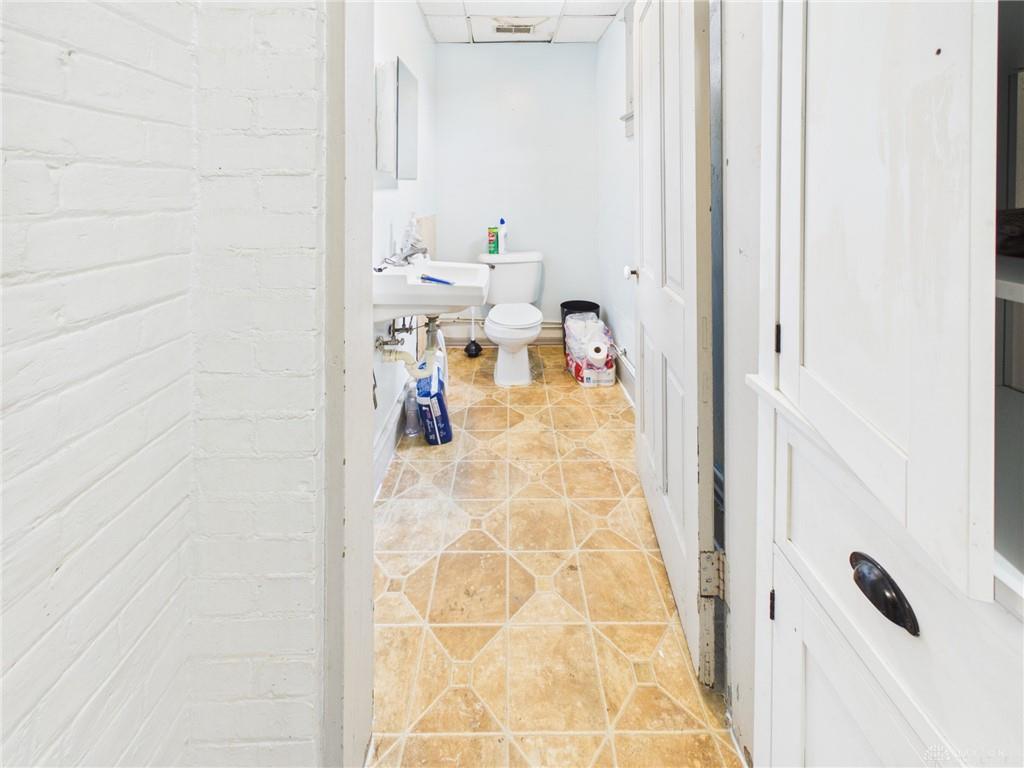 2 N High Property Photo 21