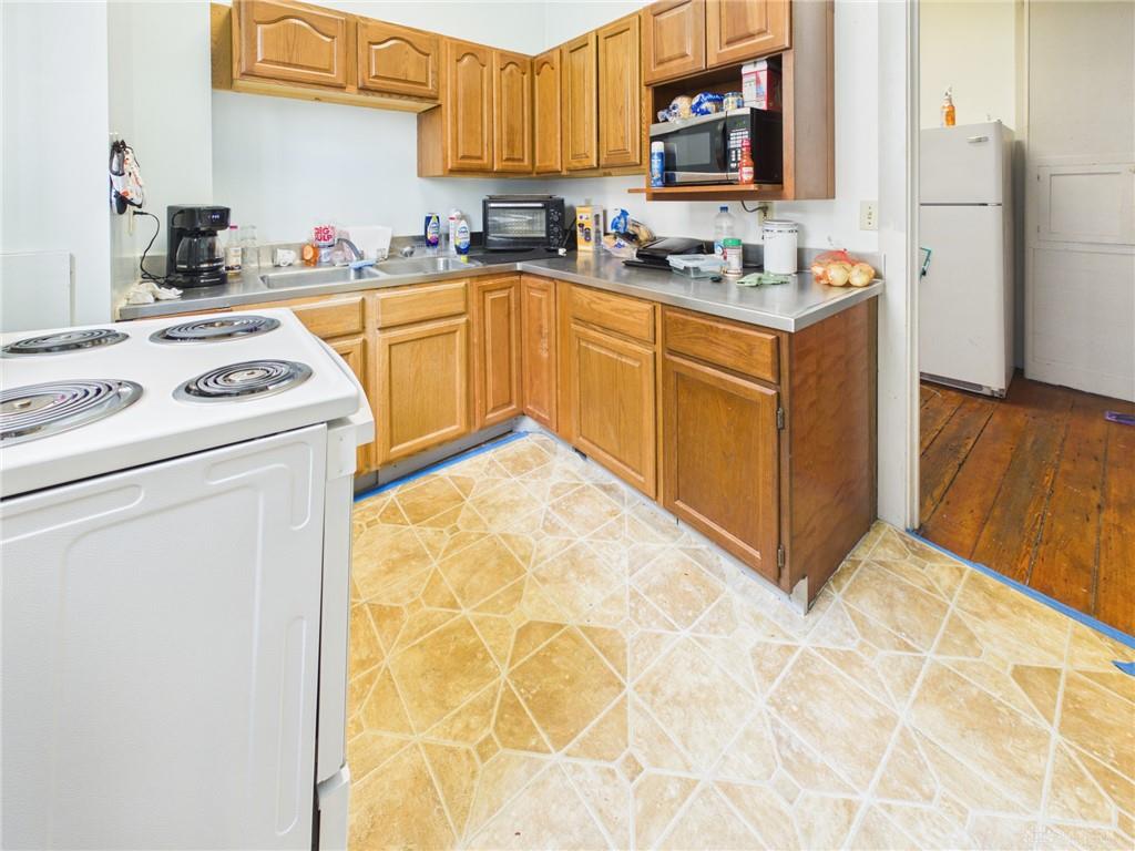 2 N High Property Photo 23