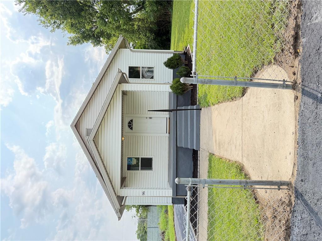 96 Devonshire Property Photo 3