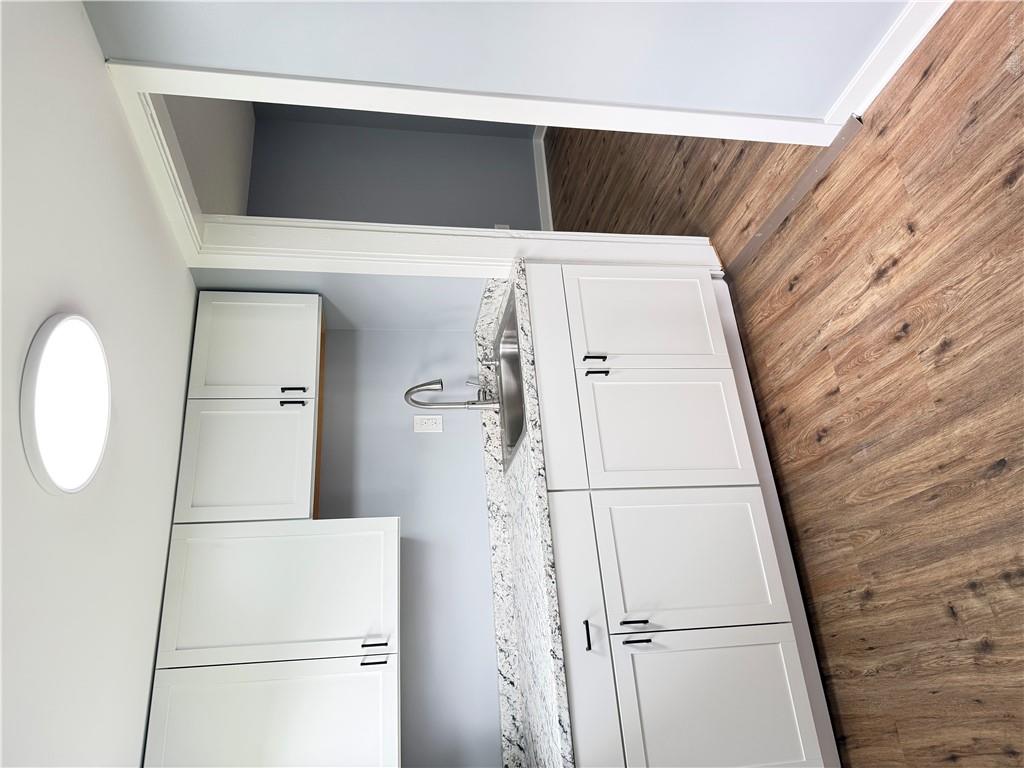 96 Devonshire Property Photo 29