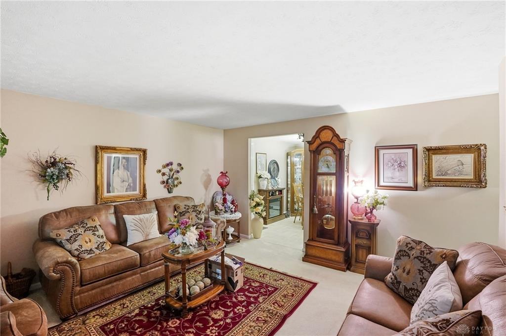 7301 Stonehurst Property Photo 3