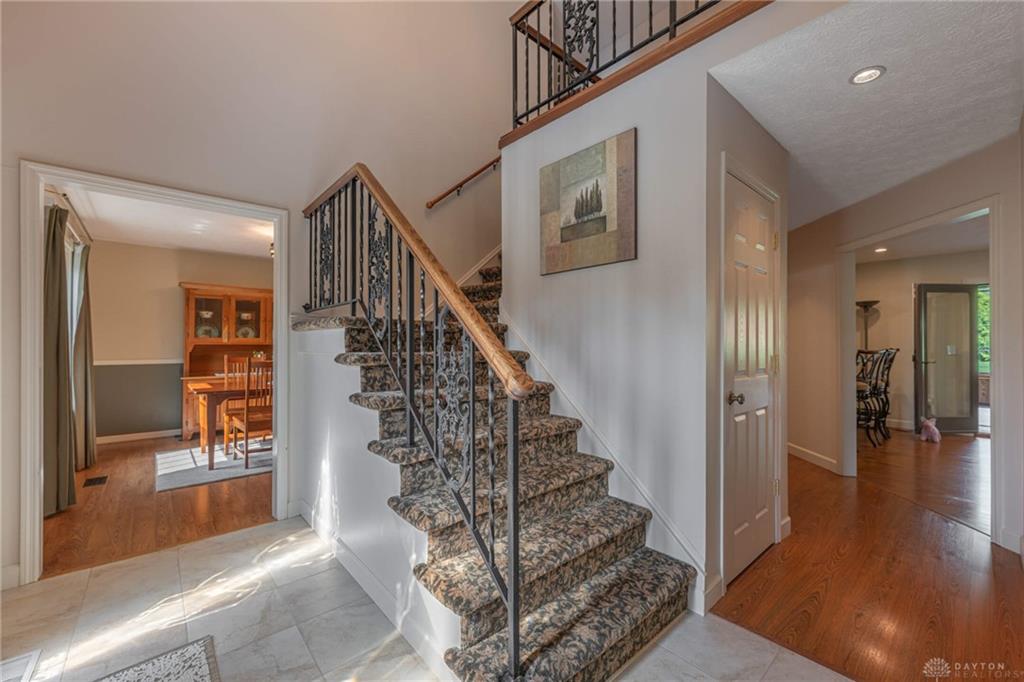 9010 S Normandy Property Photo 3