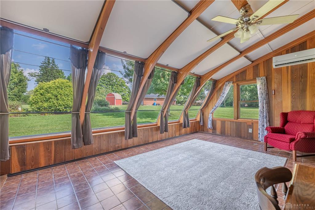 9010 S Normandy Property Photo 8