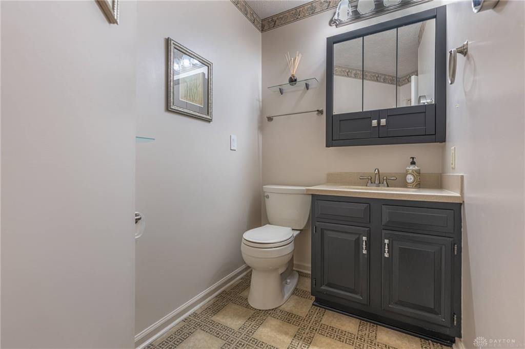 9010 S Normandy Property Photo 10