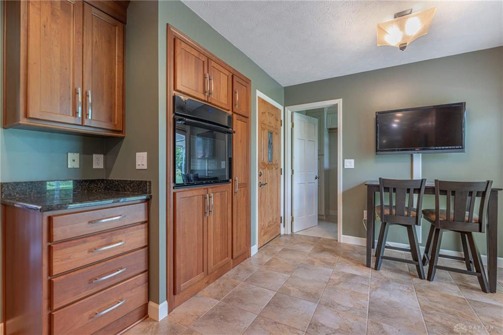 9010 S Normandy Property Photo 13