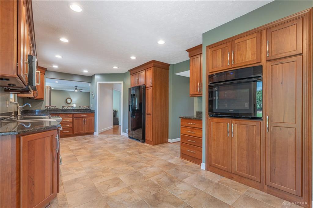 9010 S Normandy Property Photo 14