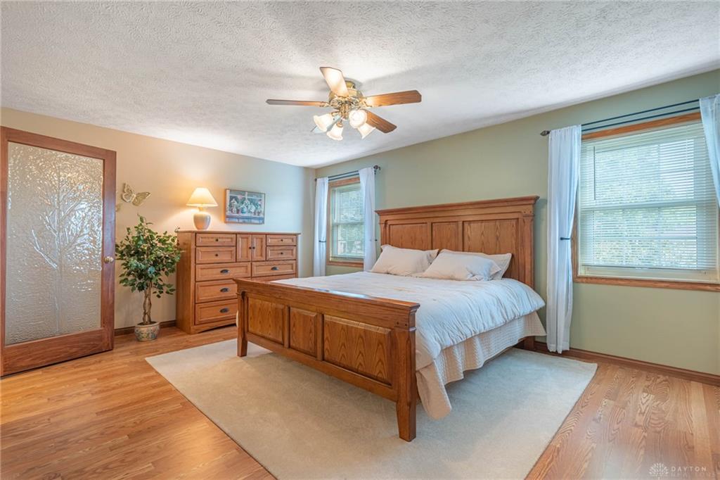 9010 S Normandy Property Photo 16