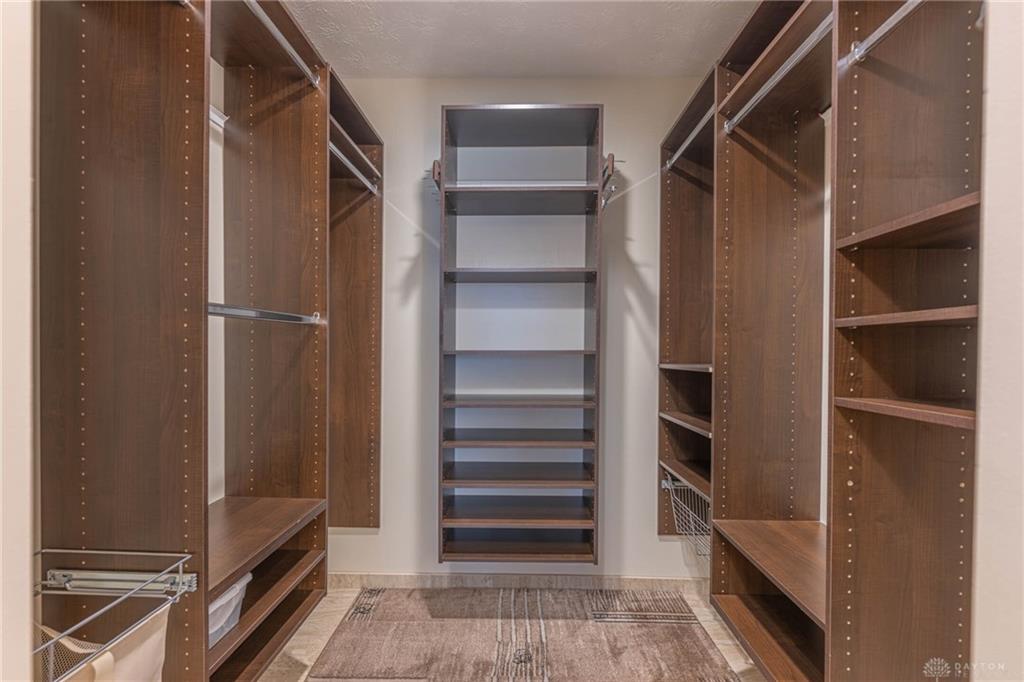 9010 S Normandy Property Photo 18