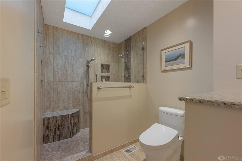9010 S Normandy Property Photo 19