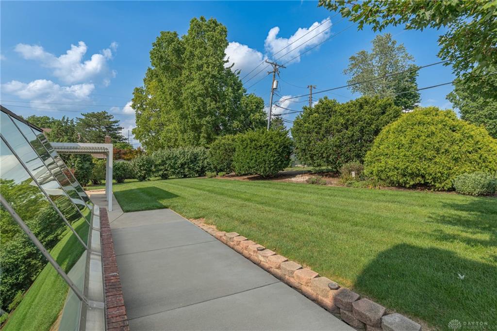 9010 S Normandy Property Photo 28