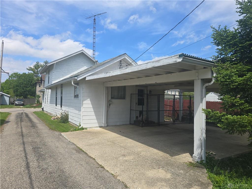 207 E Main Property Photo 3