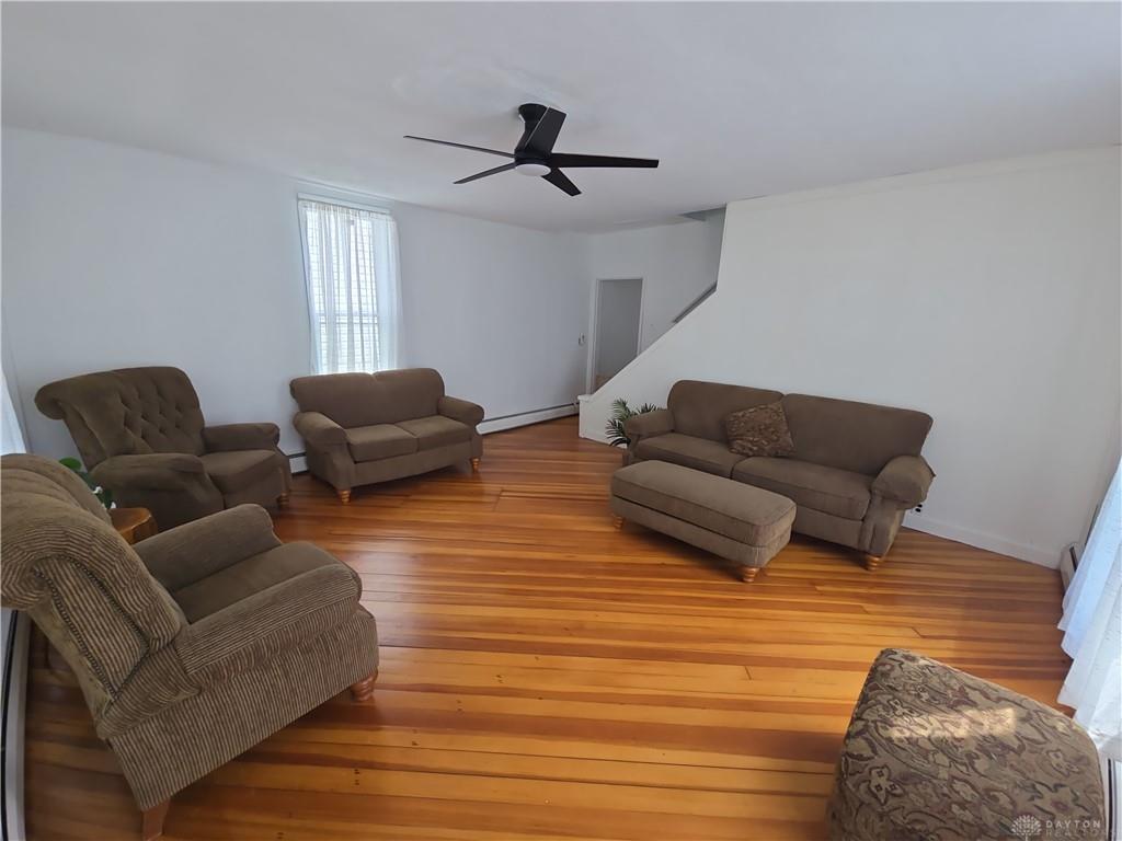 207 E Main Property Photo 6