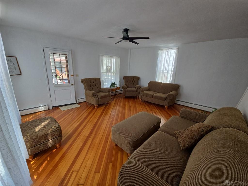 207 E Main Property Photo 7