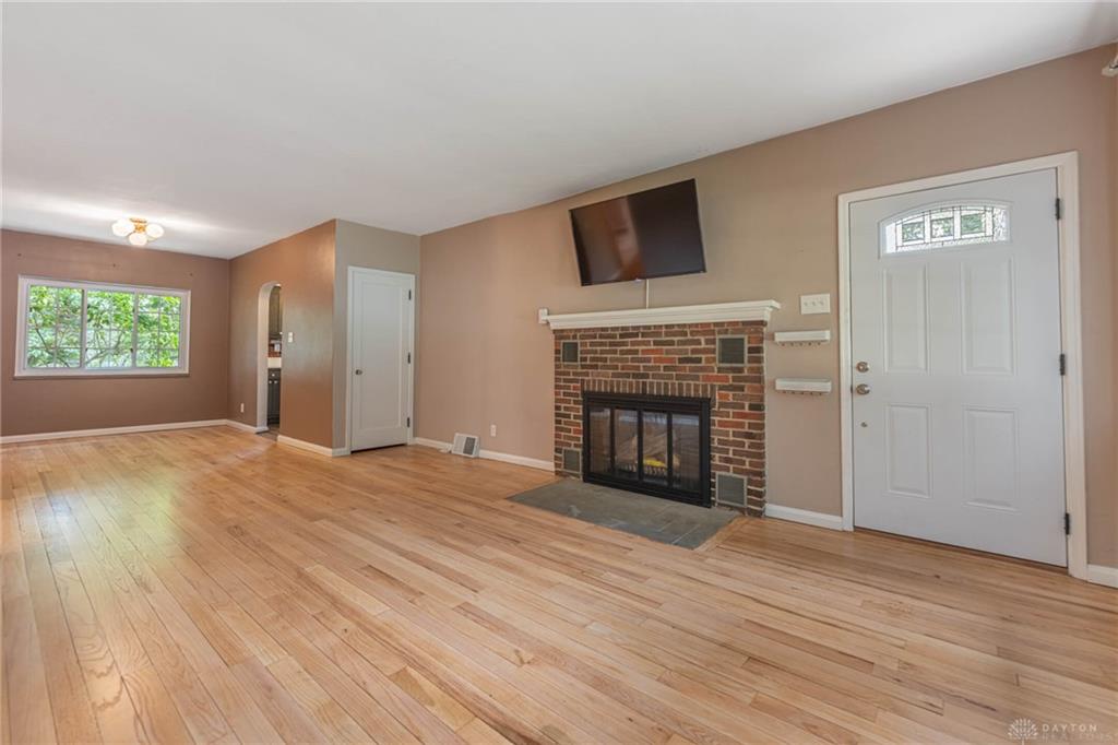 125 Napoleon Property Photo 3