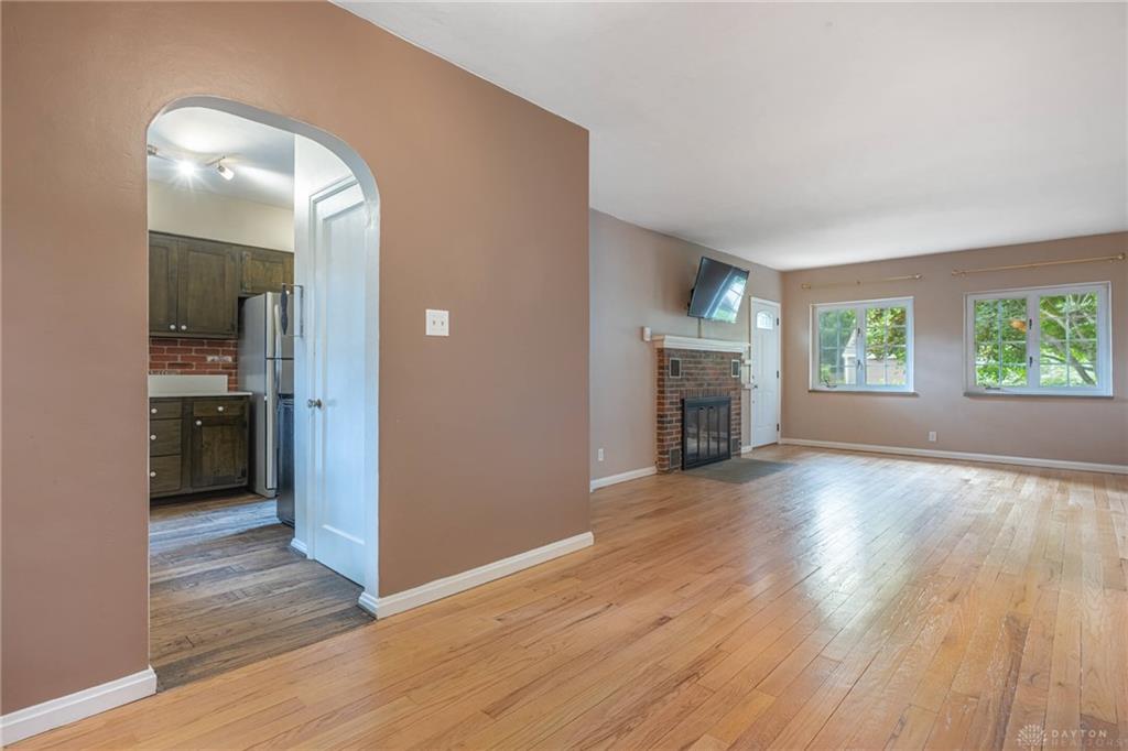 125 Napoleon Property Photo 4