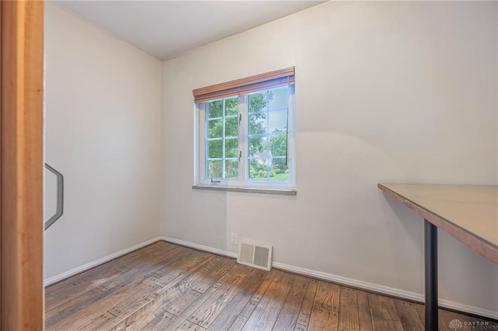125 Napoleon Property Photo 12