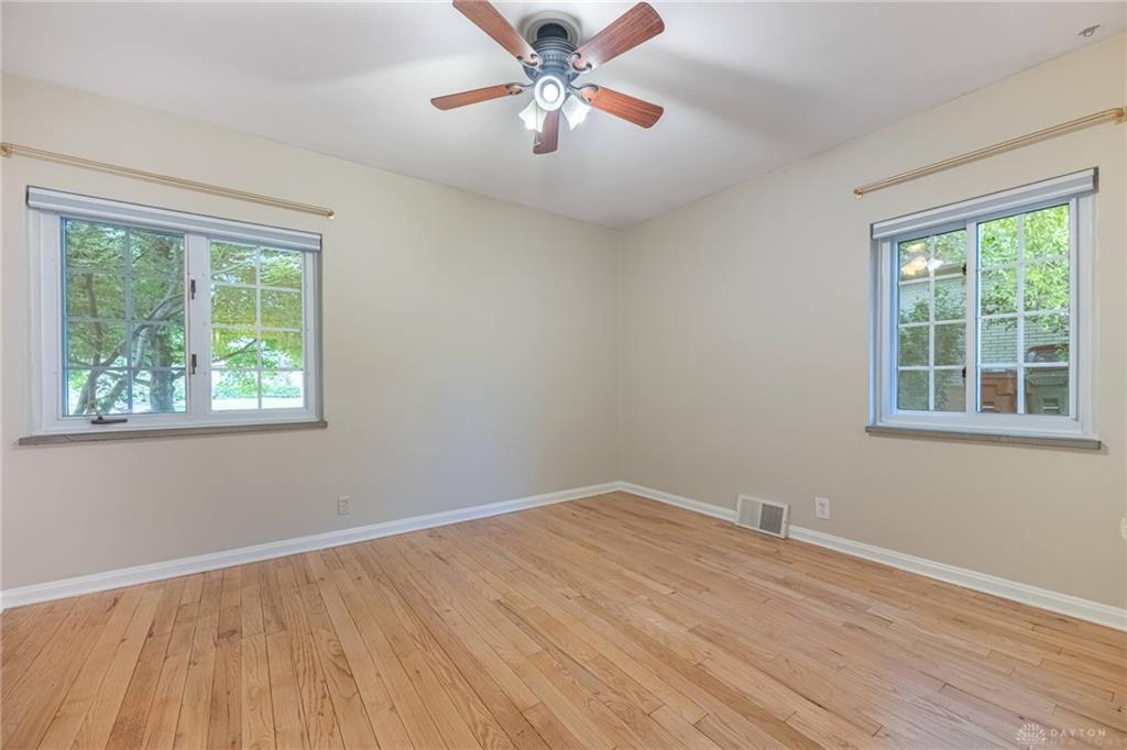 125 Napoleon Property Photo 14