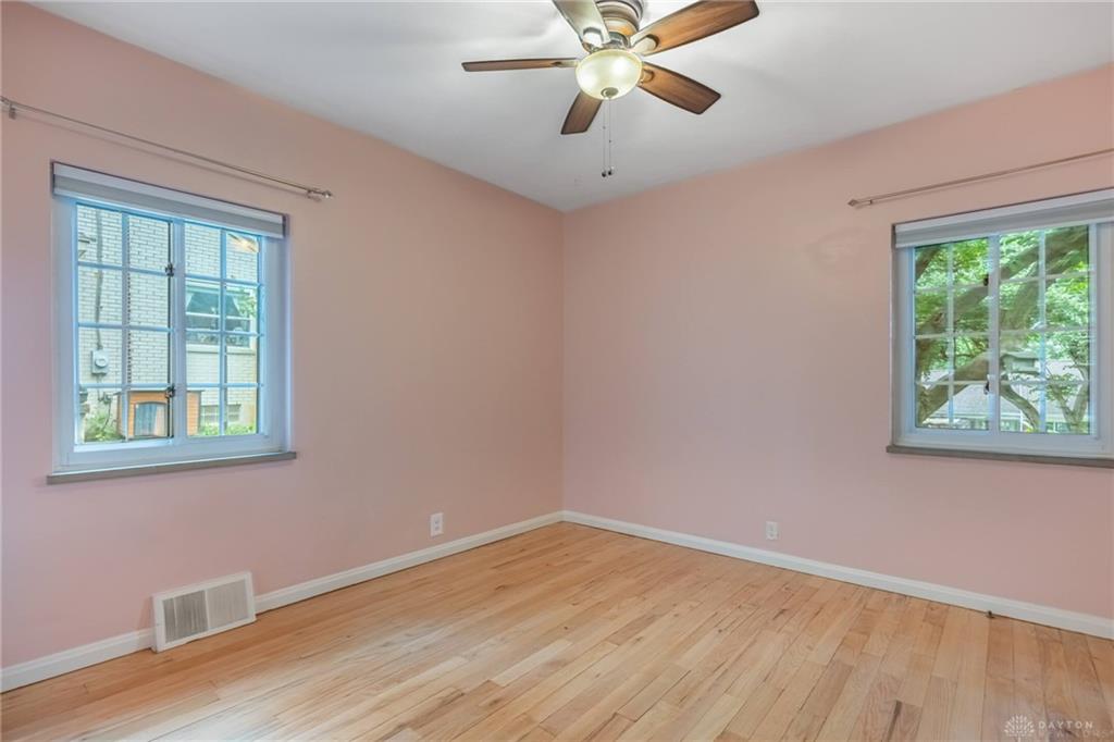 125 Napoleon Property Photo 17