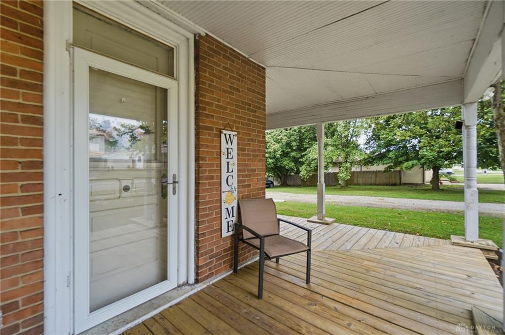 323 N Main Property Photo 5