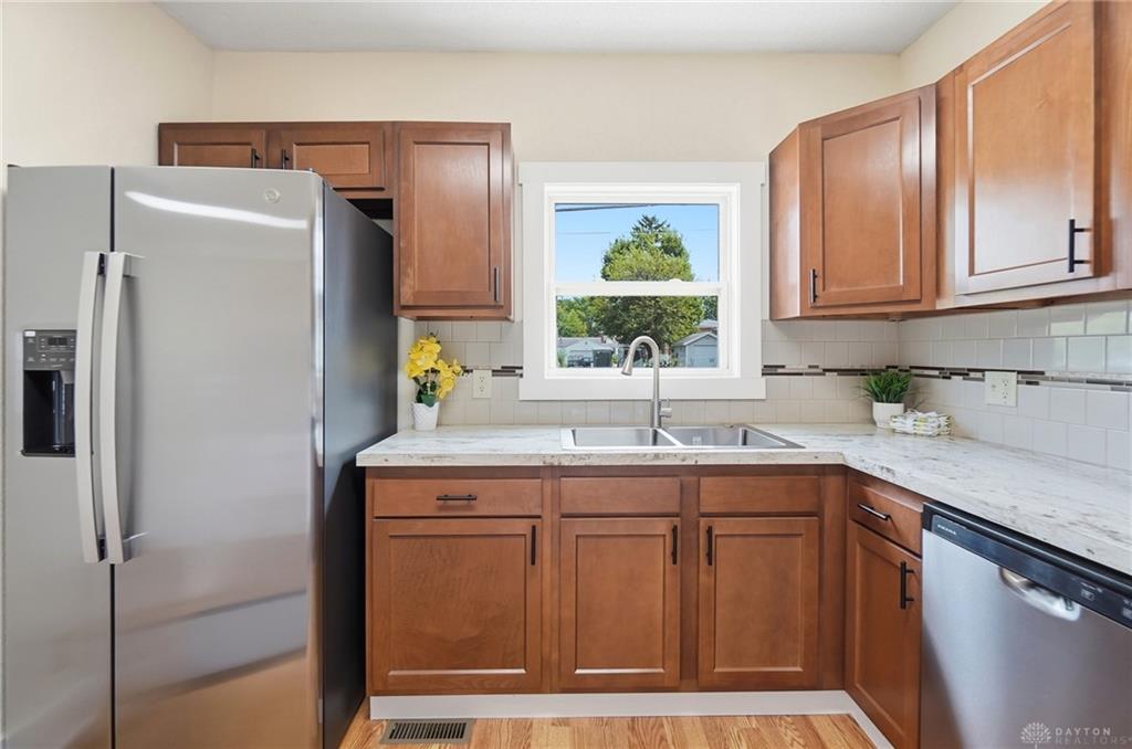 2225 Brookline Property Photo 13