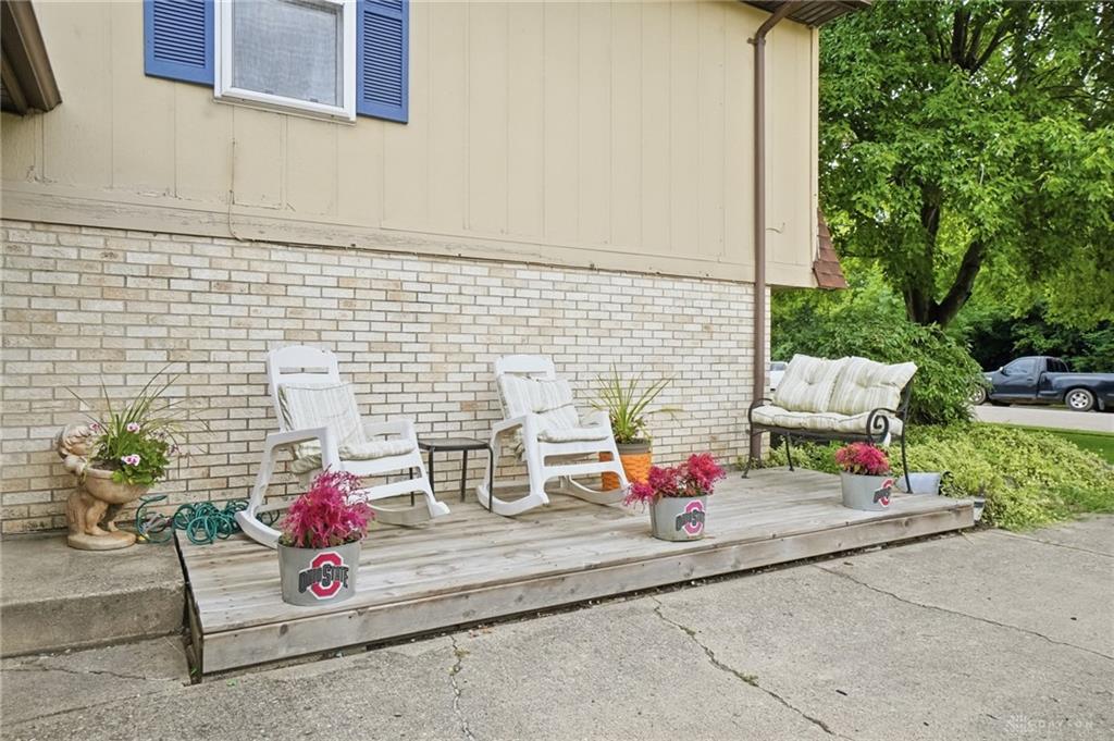 905 Victoria Property Photo 4