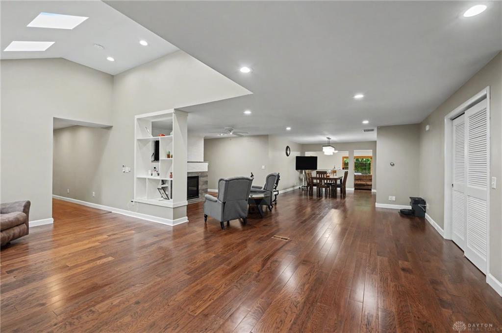 101 Thruston Property Photo 2